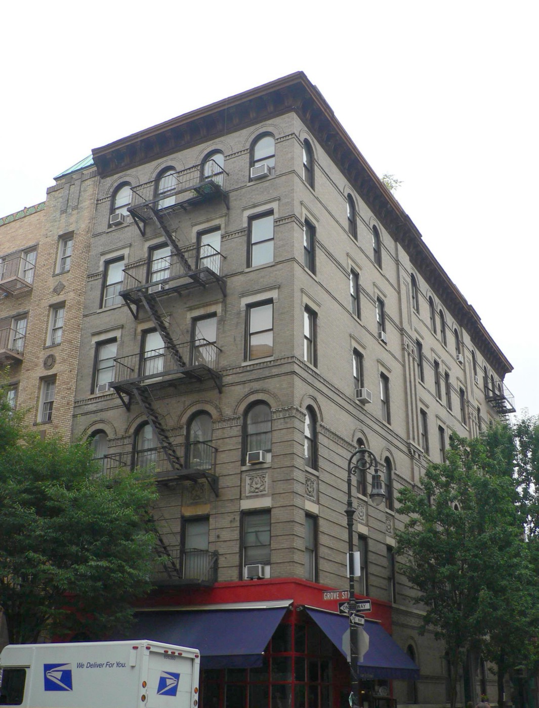 90 Bedford St