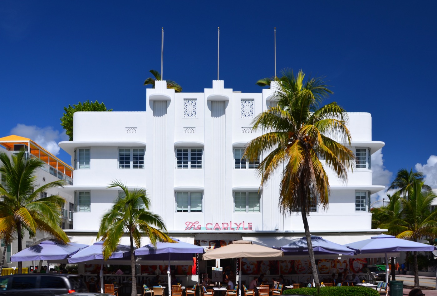 CC BY-SA 4.0 (Wikimedia Commons, author: Gzzz, own work) · CC BY-SA 4.0 (Wikimedia Commons, author: Gzzz, own work) The Carlyle, 1250 Ocean Drive