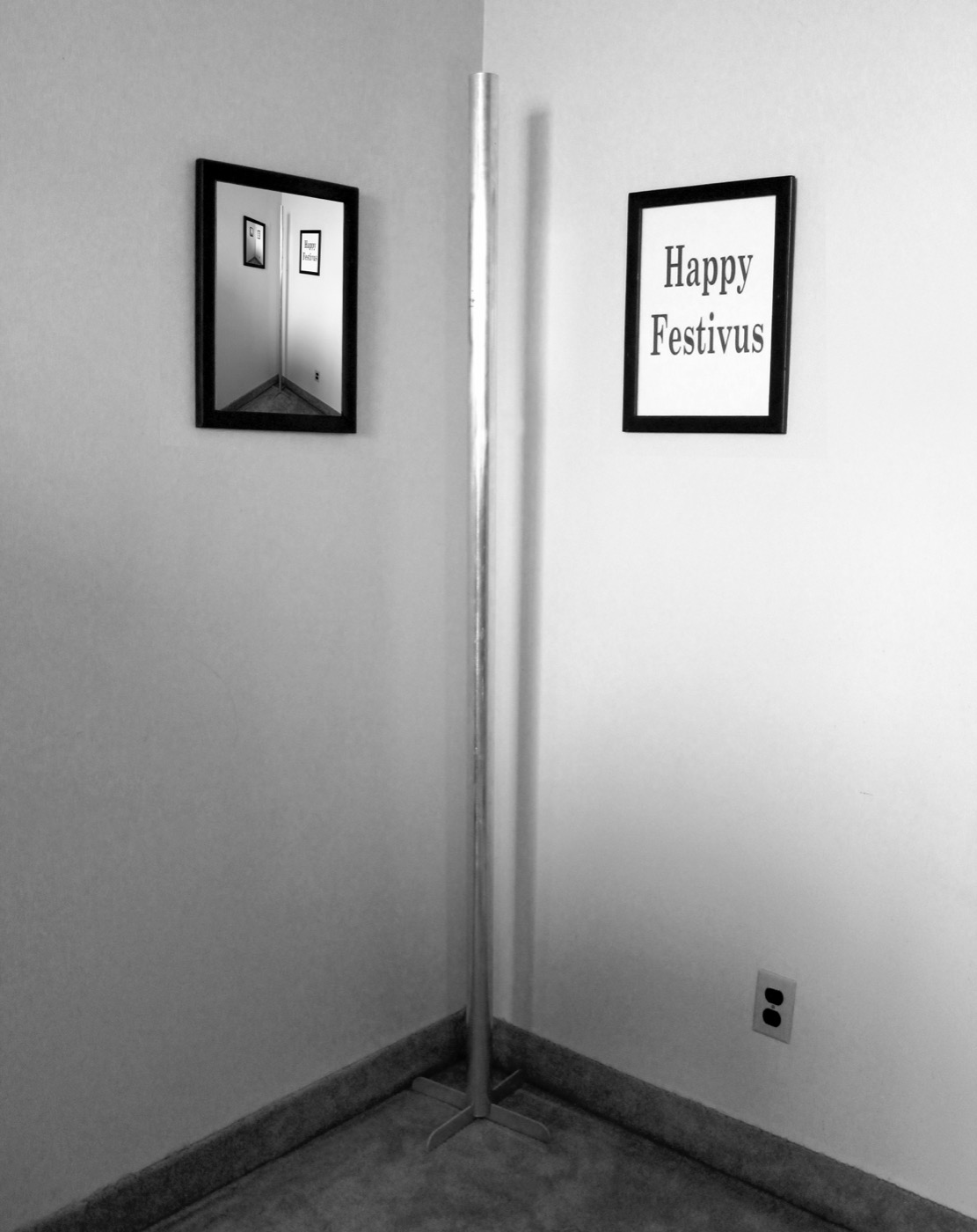 72" Aluminum Festivus Pole (Wagner FEST21940-72)